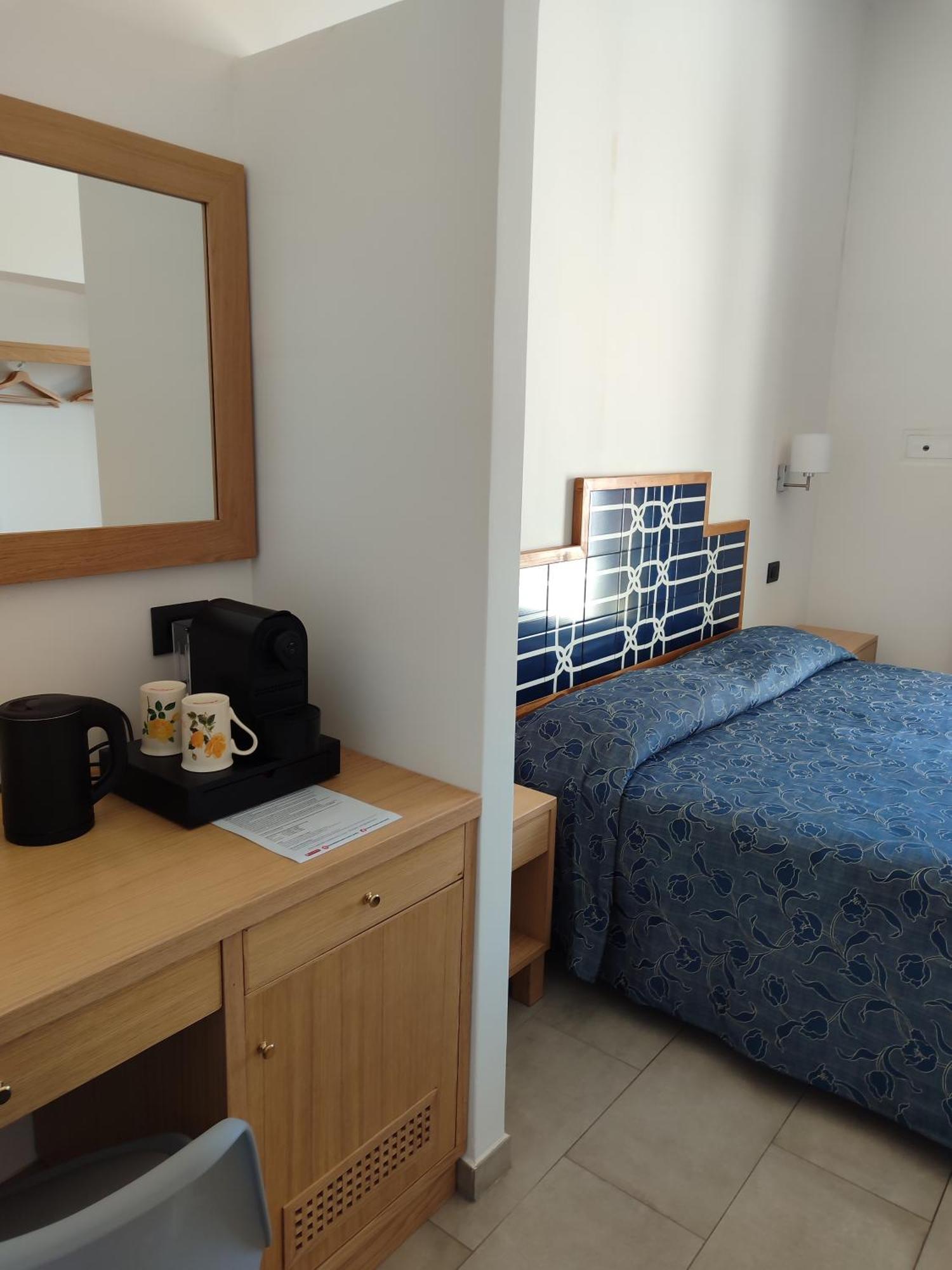 Dania Hotel 3*